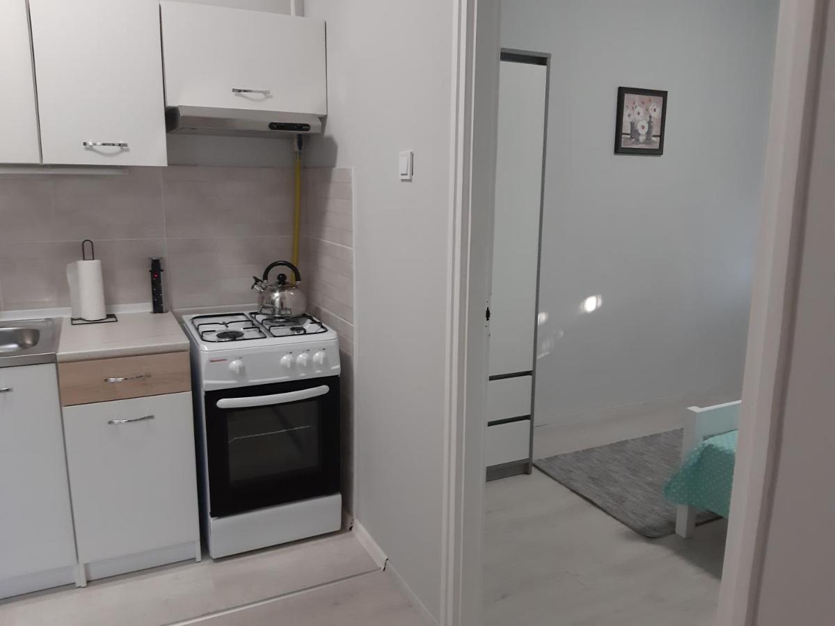 Jade Vendeghaz Apartment Papa Exterior photo